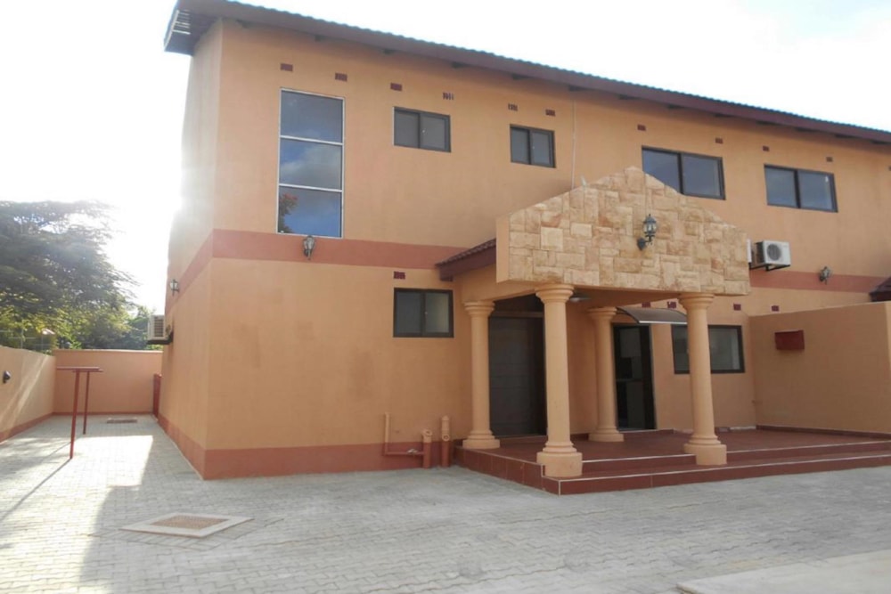 Double-storey apartment to rent in Roma, Zambia - 3ZA1429109 Double-storey apartment to rent in Roma, Zambia - 3ZA1429109