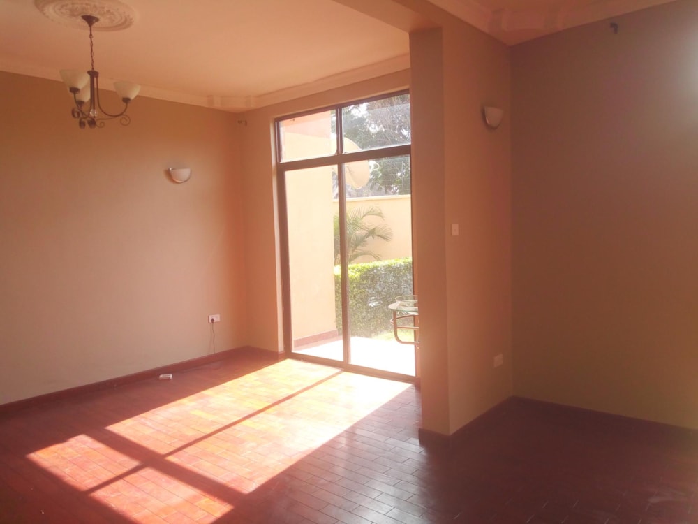 Double-storey apartment to rent in Roma, Zambia - 3ZA1429109 Double-storey apartment to rent in Roma, Zambia - 3ZA1429109