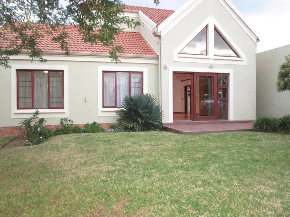 Cluster let in Broadacres - FYL1724010 Cluster let in Broadacres - FYL1724010