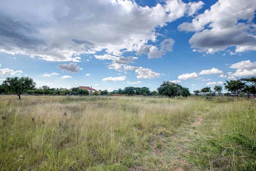Residential vacant land for sale in Waterfall Equestrian Estate - MR1555067 Residential vacant land for sale in Waterfall Equestrian Estate - MR1555067