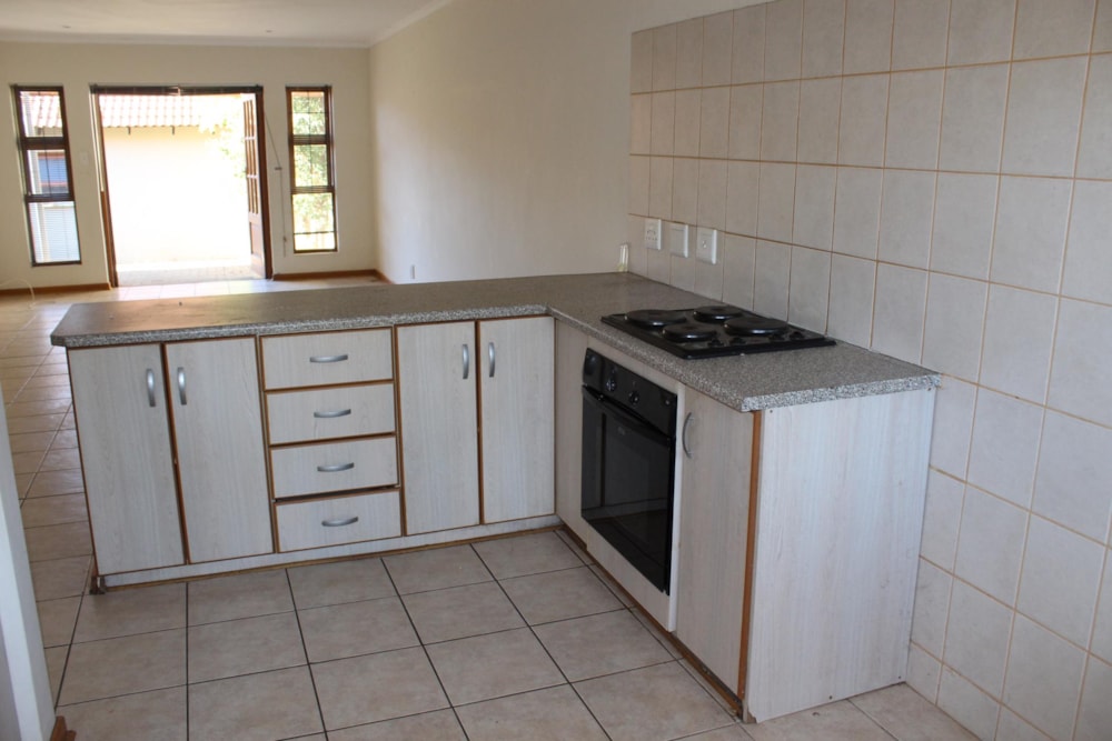 Townhouse to rent in Woodland Hills - 1BX1744534