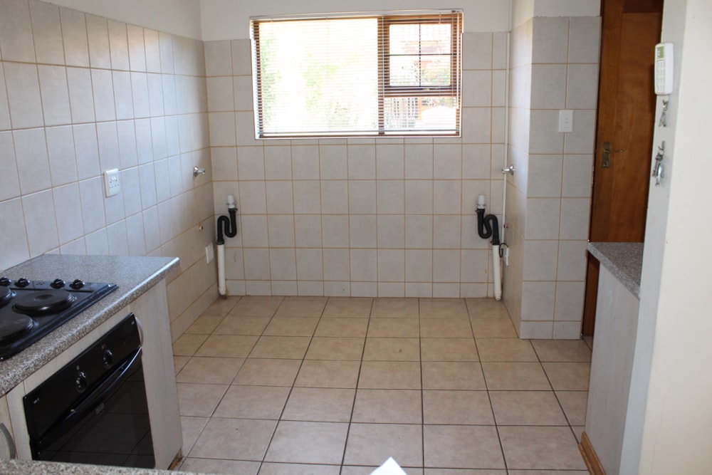 Townhouse to rent in Woodland Hills - 1BX1744534