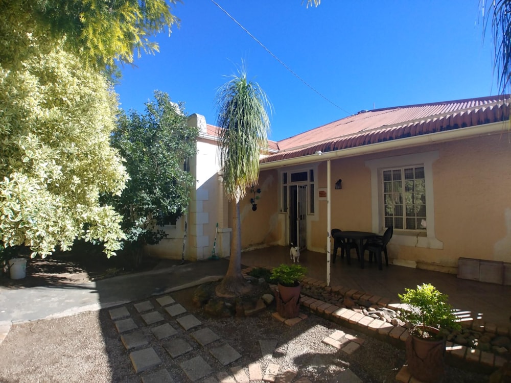 House for sale in Somerset East - 1KK1436449