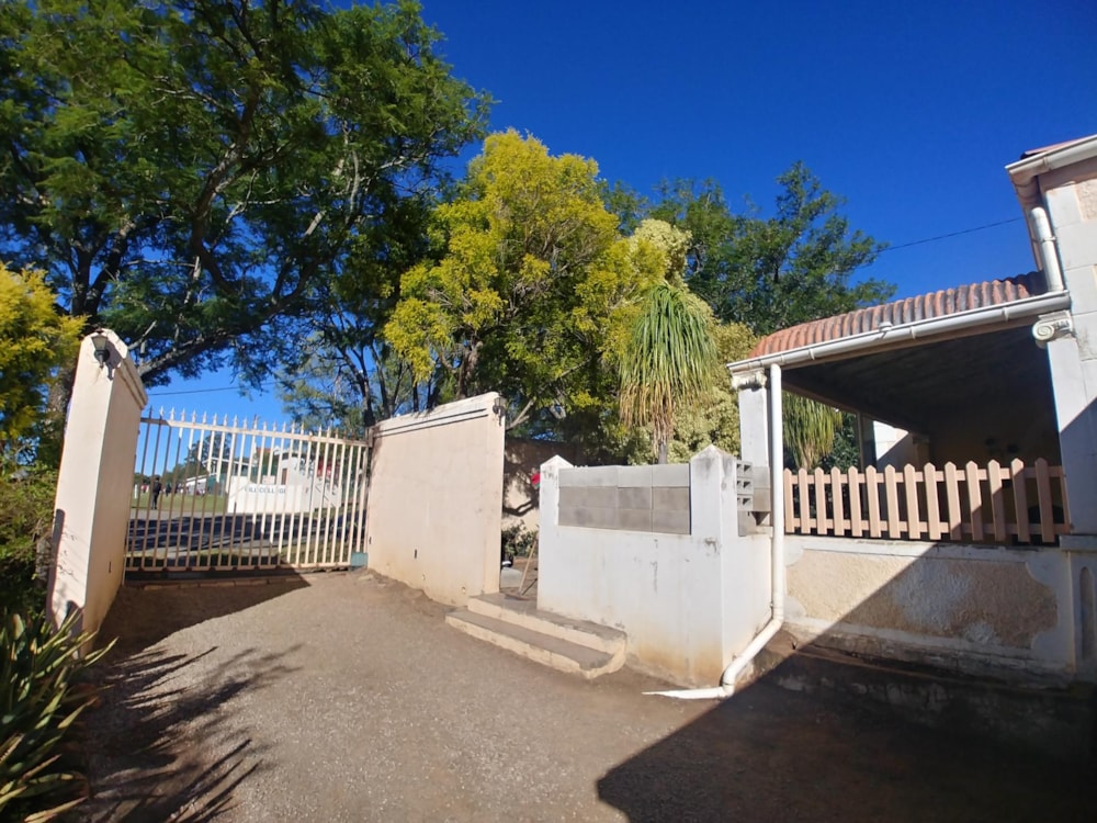 House for sale in Somerset East - 1KK1436449