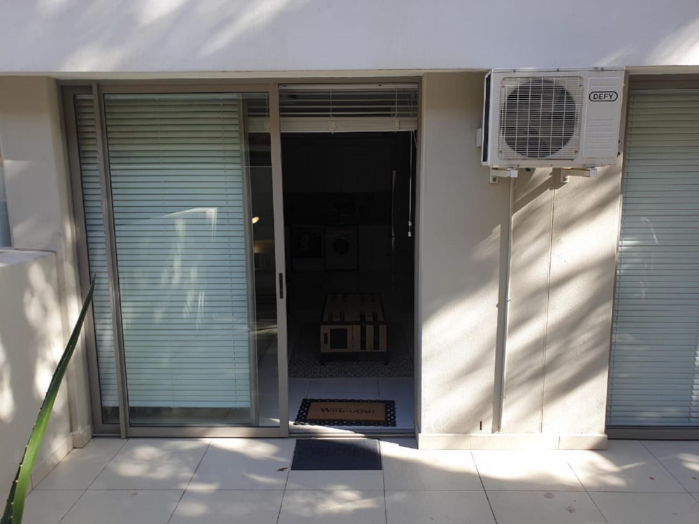 Apartment to rent in Green Point, Cape Town - ASL1726391