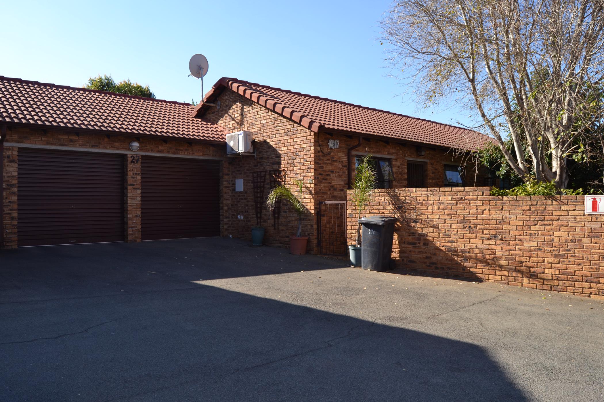 Townhouse let in Wilgeheuwel - RAL1698699