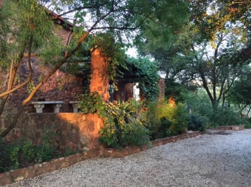 Mixed use farm for sale in Skeerpoort - 1HR1442584
