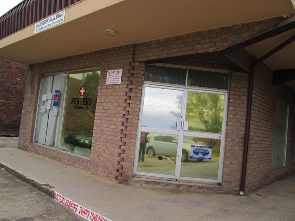 Security complex home to rent in Park Rynie - 1si1702742 Security complex home to rent in Park Rynie - 1si1702742