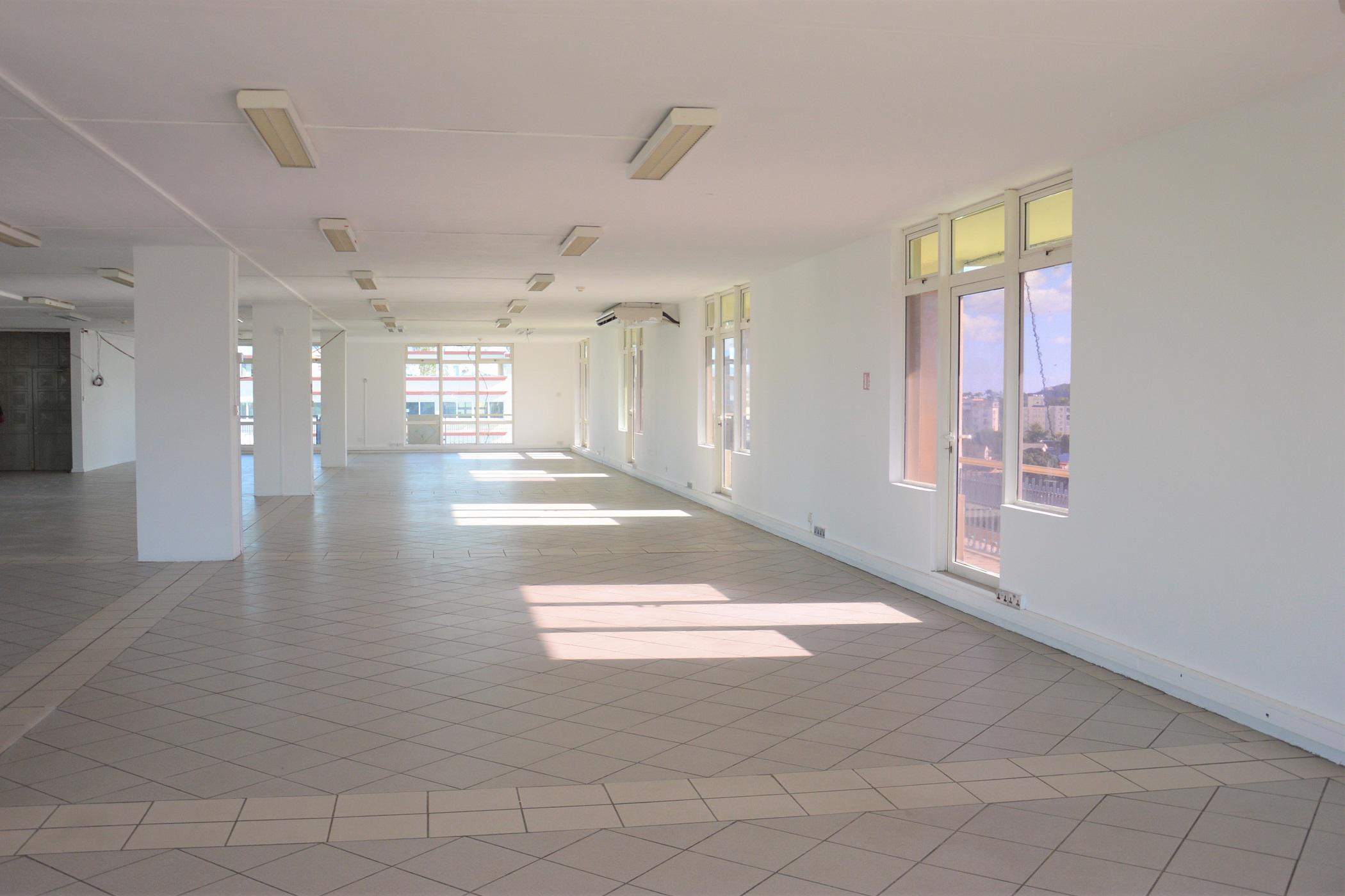 Commercial office to rent in Quatre Bornes, Mauritius - MCM1448333