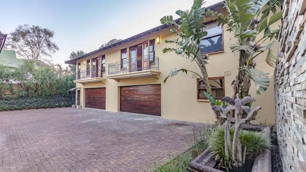Double-storey house for sale in Kloof - 1KF1448466