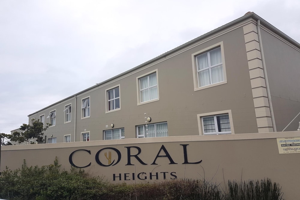 Security complex home let in Melkbosstrand - 1TV1695024 Security complex home let in Melkbosstrand - 1TV1695024