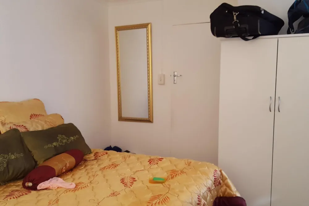 Bachelor apartment to rent in Grahamstown Central (Makhanda Central)  - 1GC1752050