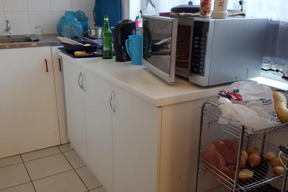 Bachelor apartment to rent in Grahamstown Central (Makhanda Central)  - 1GC1752050