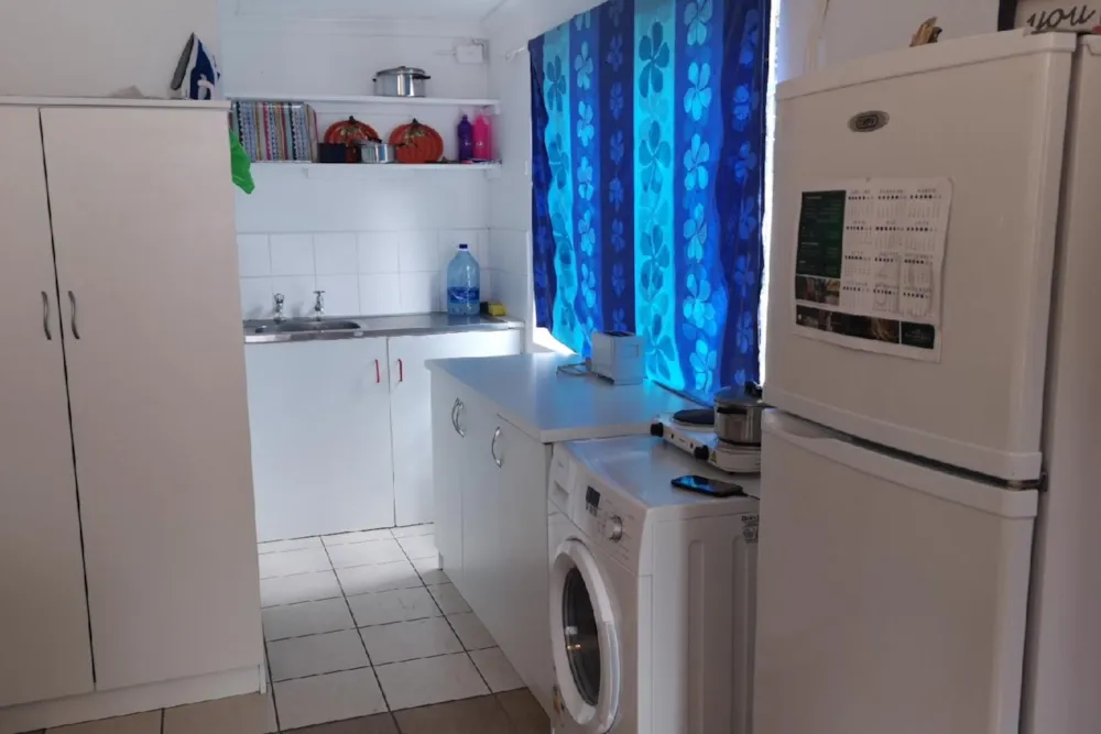 Bachelor apartment to rent in Grahamstown Central (Makhanda Central)  - 1GC1752050