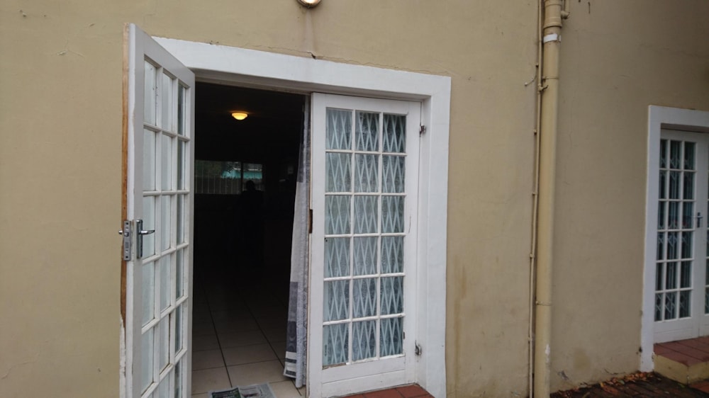 Security complex home let in Grahamstown Central (Makhanda Central) - 1GC1745396 Security complex home let in Grahamstown Central (Makhanda Central) - 1GC1745396