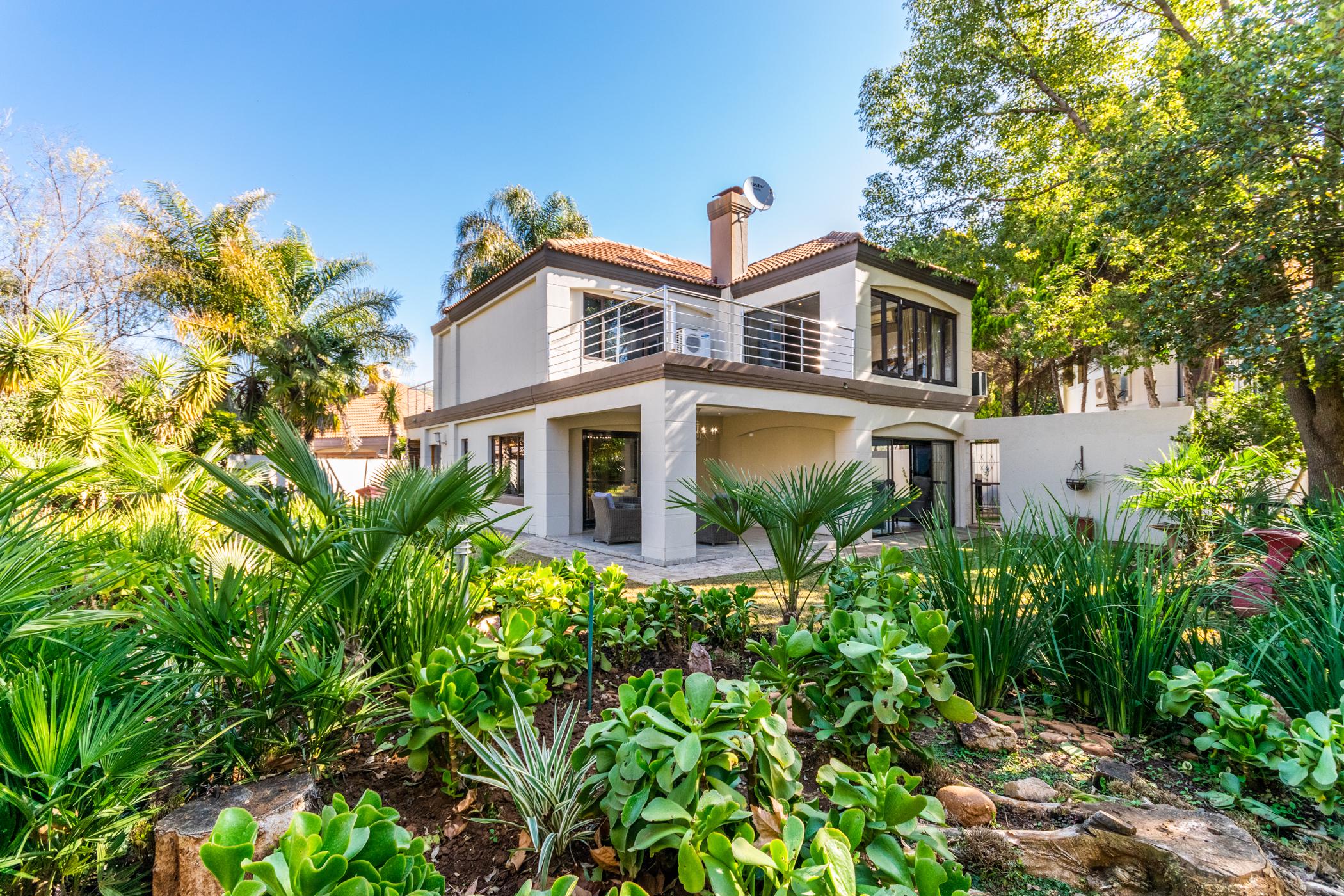 Security estate home to rent in Westlake, Hartbeespoort - 1HR1708359