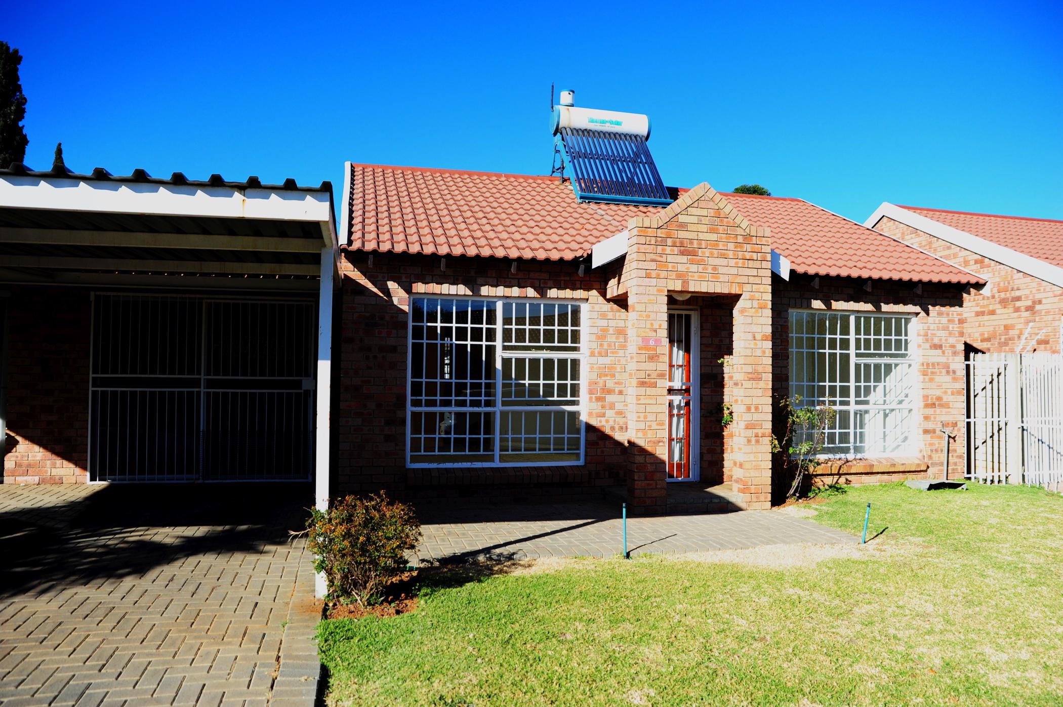 Townhouse let in Universitas - 1BX1708525