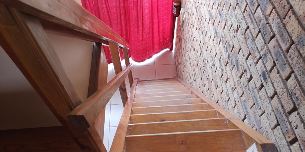 Loft to rent in Grahamstown Central (Makhanda Central) - 1GC1750293 Loft to rent in Grahamstown Central (Makhanda Central) - 1GC1750293