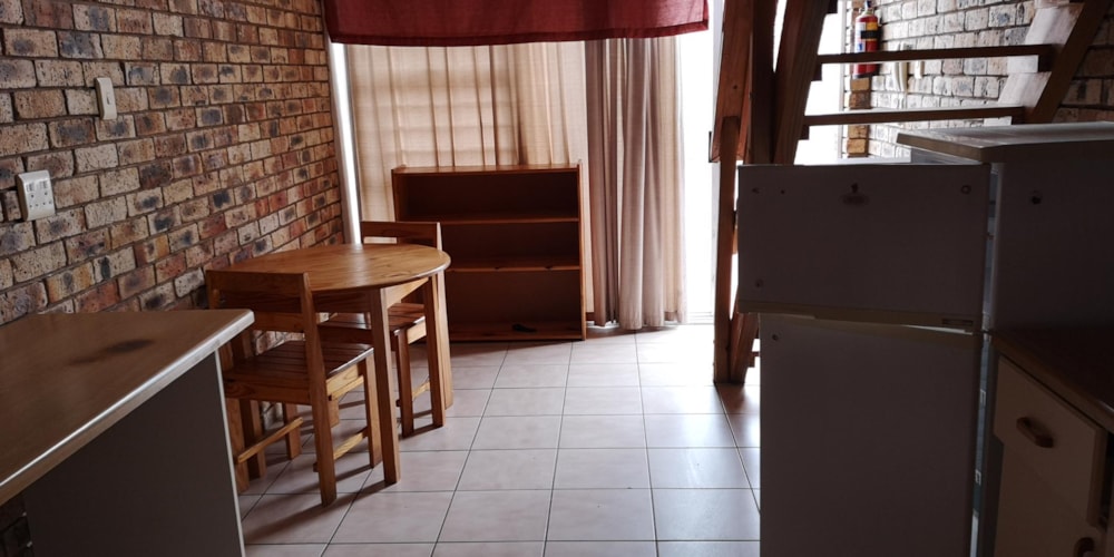 Apartment to rent in Grahamstown Central (Makhanda Central)  - 1GC1750225