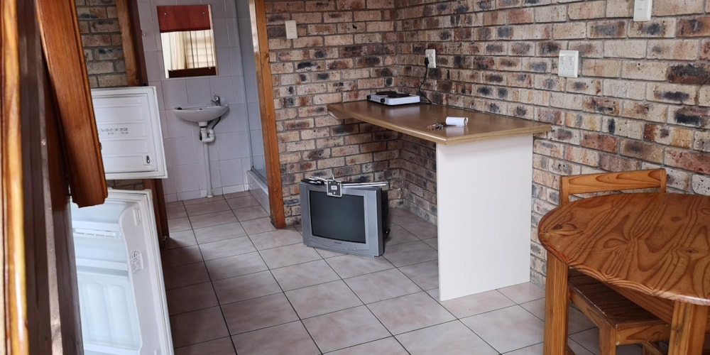 Apartment to rent in Grahamstown Central (Makhanda Central)  - 1GC1750225