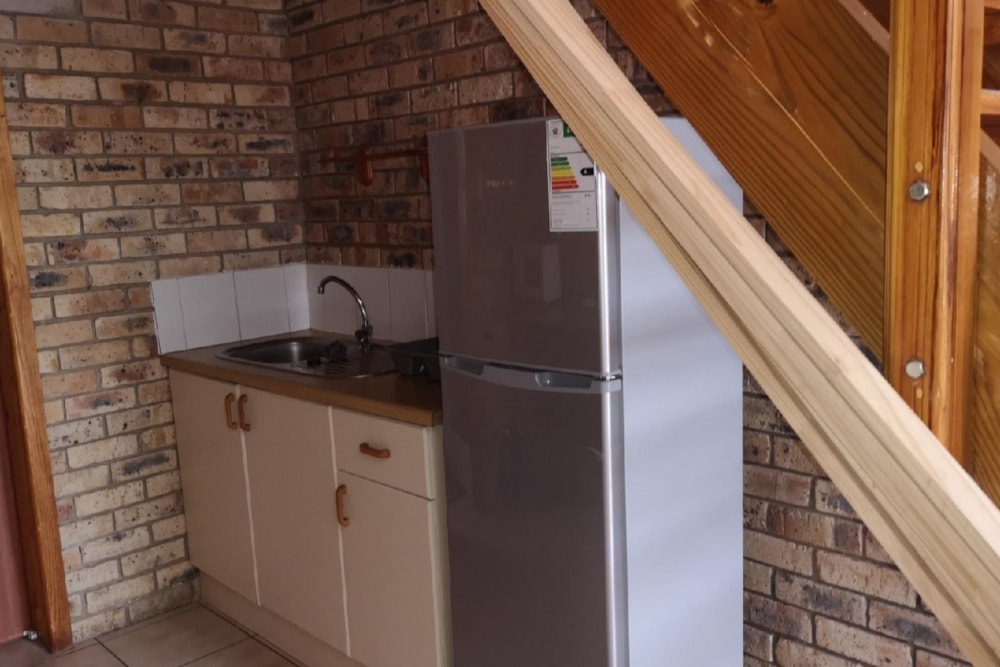 Loft to rent in Grahamstown Central (Makhanda Central)  - 1GC1750228
