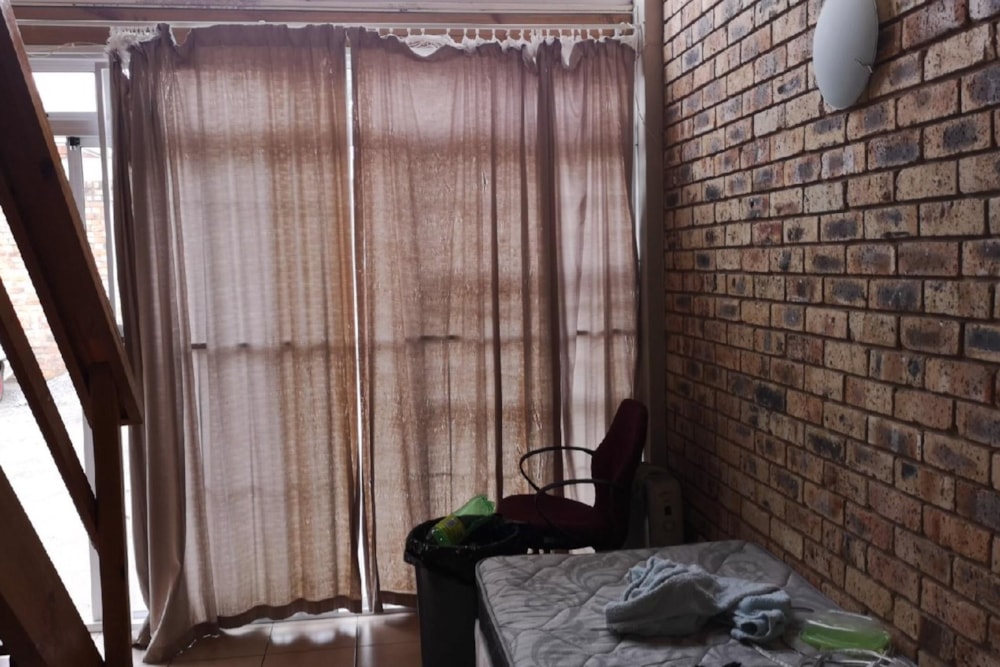Loft to rent in Grahamstown Central (Makhanda Central)  - 1GC1750222