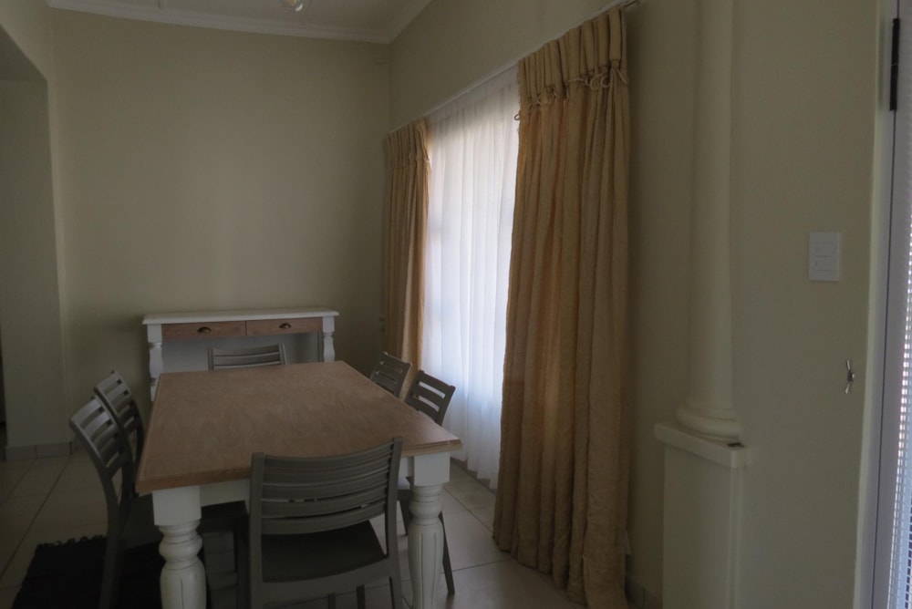 House for sale in Machadodorp, Mpumalanga - 1DS1452571