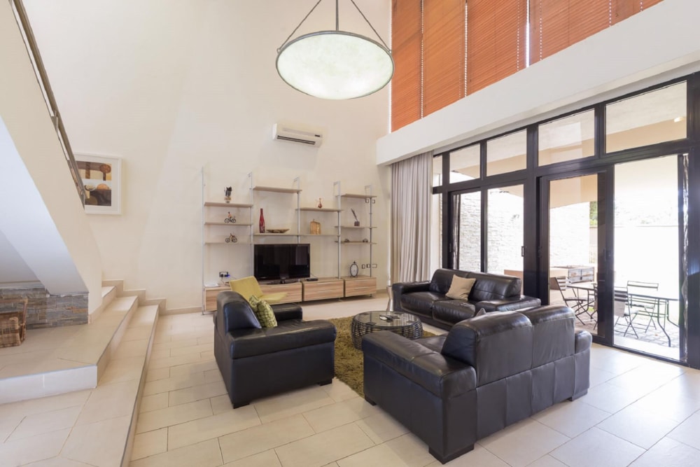 Double-storey apartment to rent in Roma, Zambia - 3ZA1261947