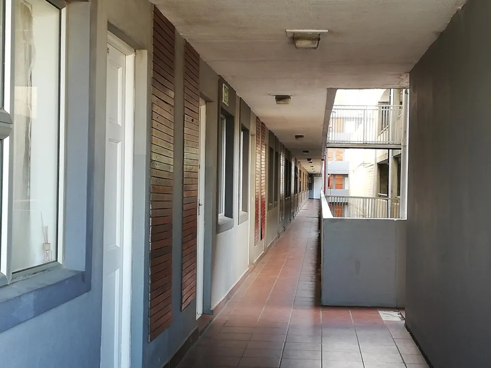 Apartment let in Maitland, Cape Town - 1AH1720360