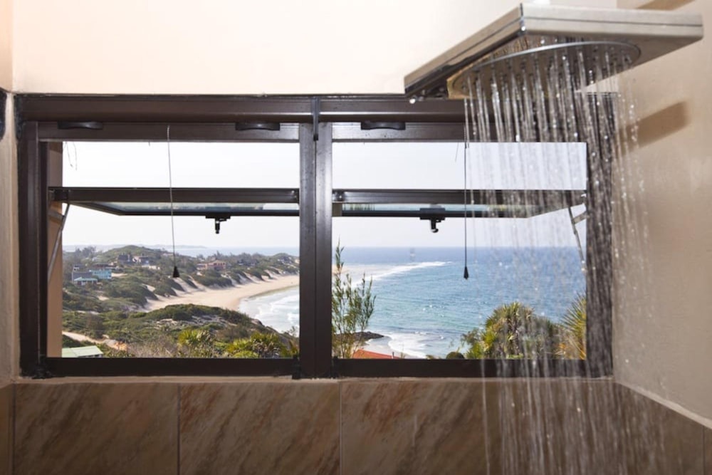 House for sale in Praia do Tofo, Mozambique - 3MQ1464212