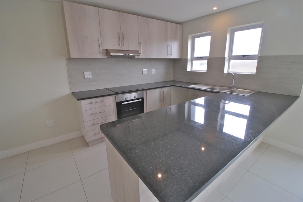 Double-storey apartment to rent in Burgundy Estate - 1PLA1740120