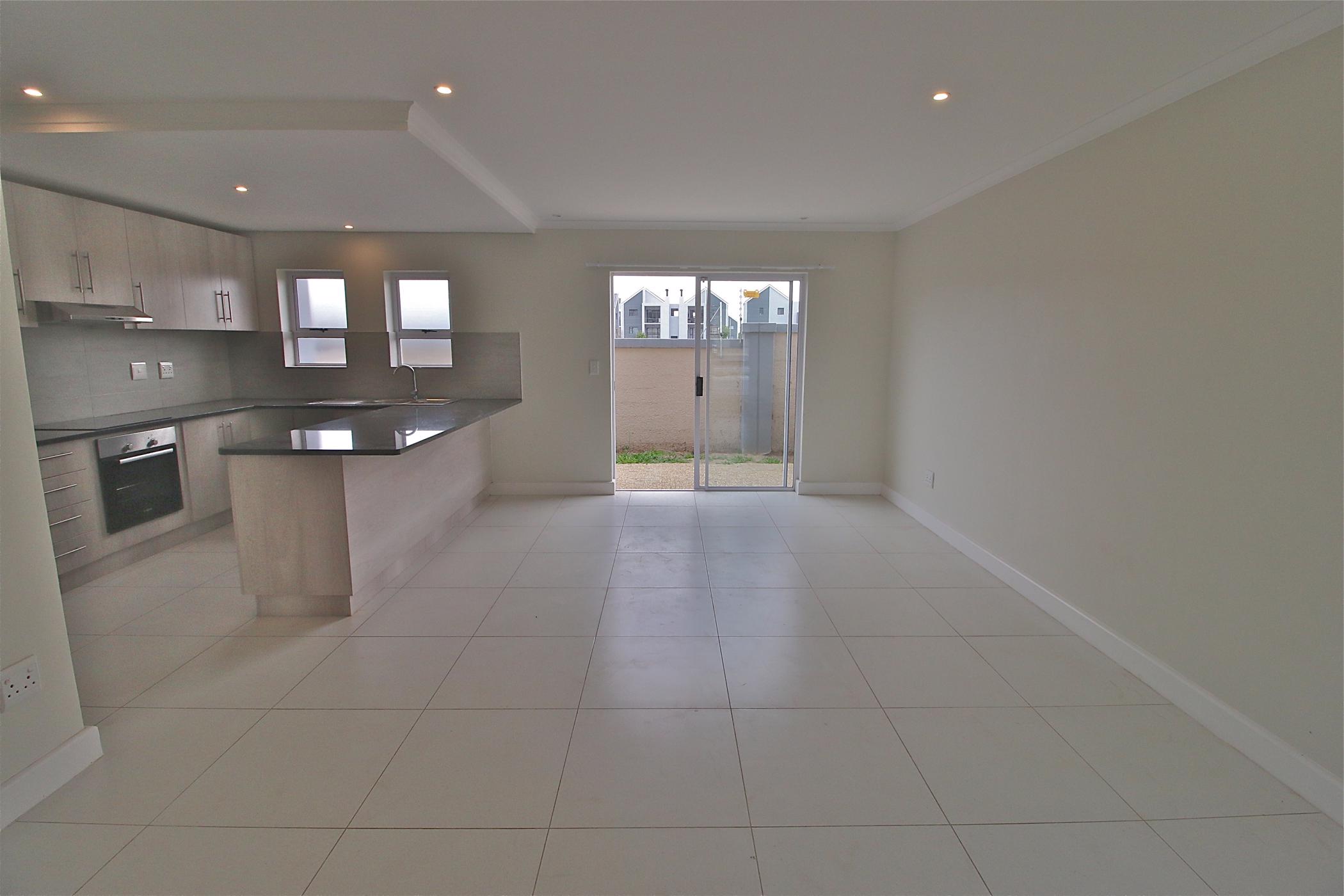 Double-storey apartment to rent in Burgundy Estate - 1PLA1740120
