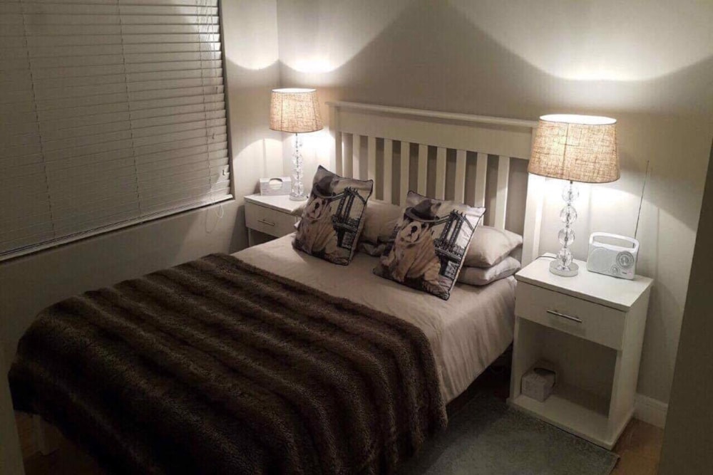 Apartment let in Kenilworth, Cape Town - RBL1707229 Apartment let in Kenilworth, Cape Town - RBL1707229