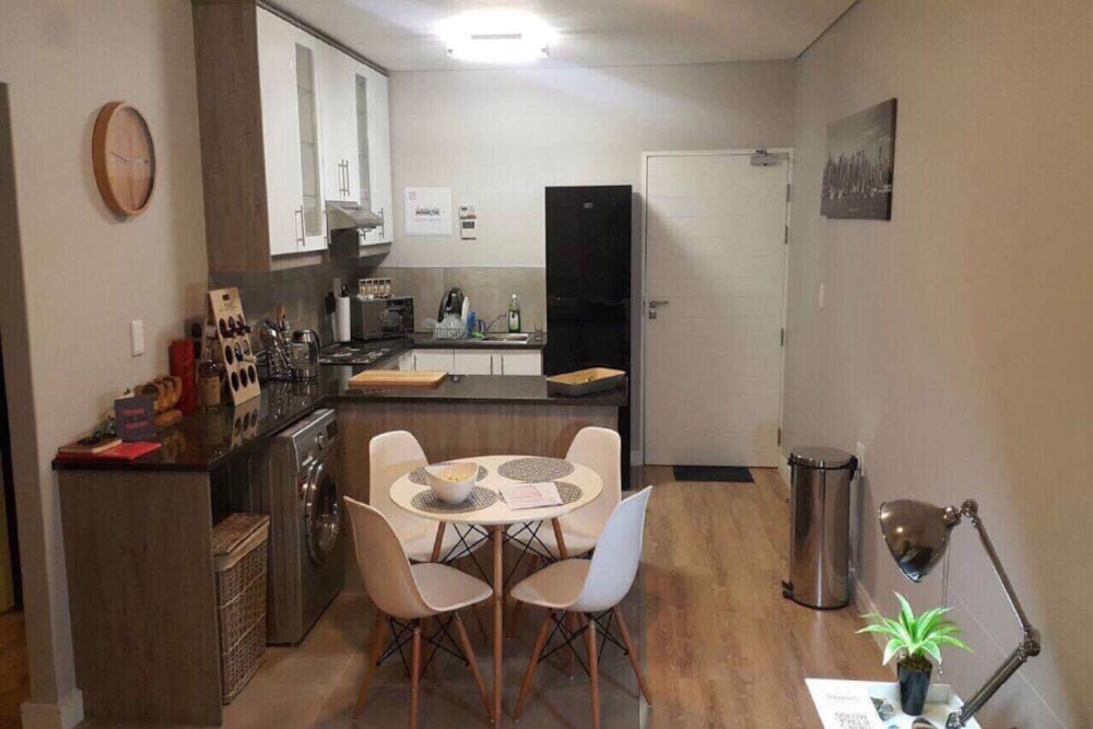 Apartment let in Kenilworth, Cape Town - RBL1707229 Apartment let in Kenilworth, Cape Town - RBL1707229