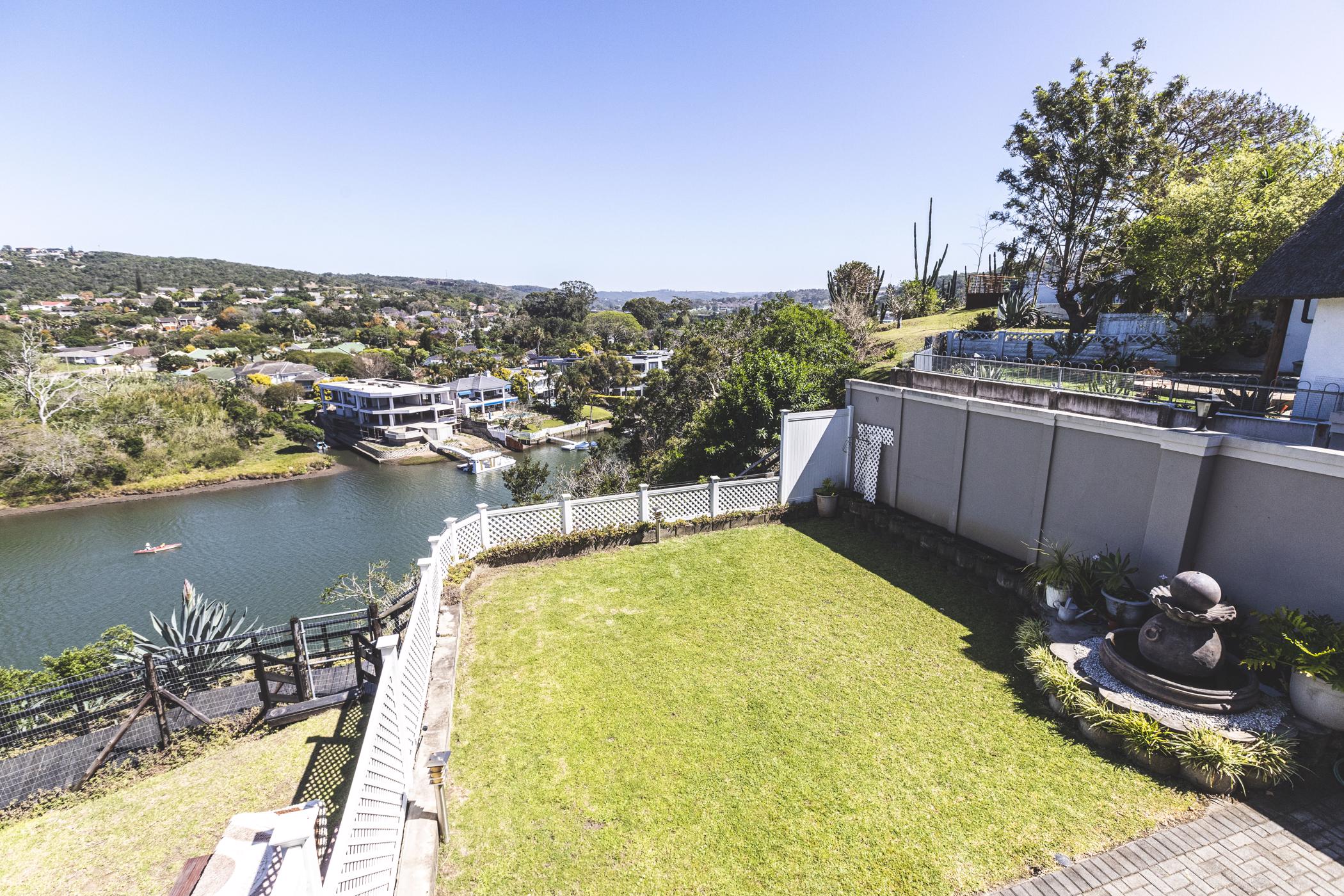 Townhouse for sale in Beacon Bay - 1ET1460917