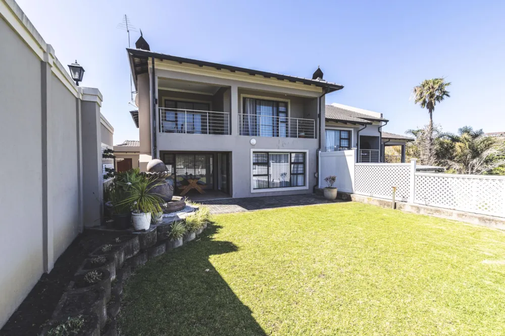 Townhouse for sale in Beacon Bay - 1ET1460917 Townhouse for sale in Beacon Bay - 1ET1460917