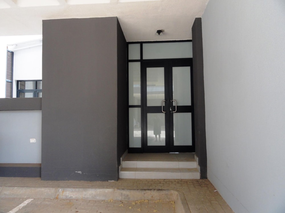 Townhouse to rent in Village, Botswana - 3BO1700821