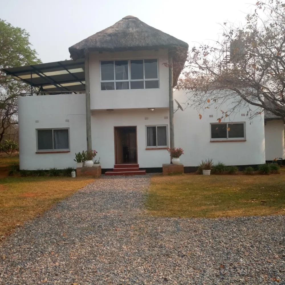 Security complex home to rent in Leopards Hill, Zambia - 3ZA1461267 Security complex home to rent in Leopards Hill, Zambia - 3ZA1461267