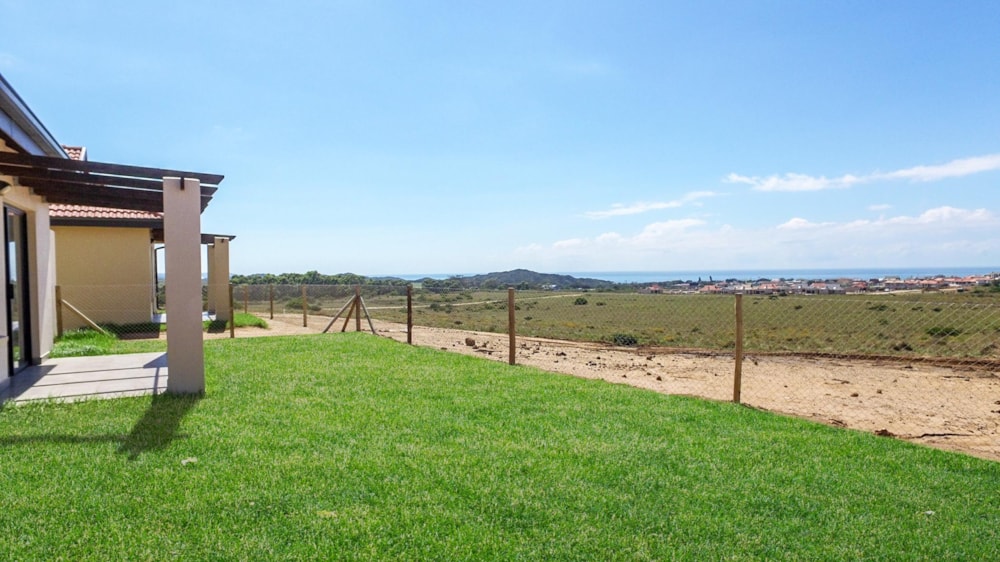 House for sale in Kidds Beach - 1ET1461651