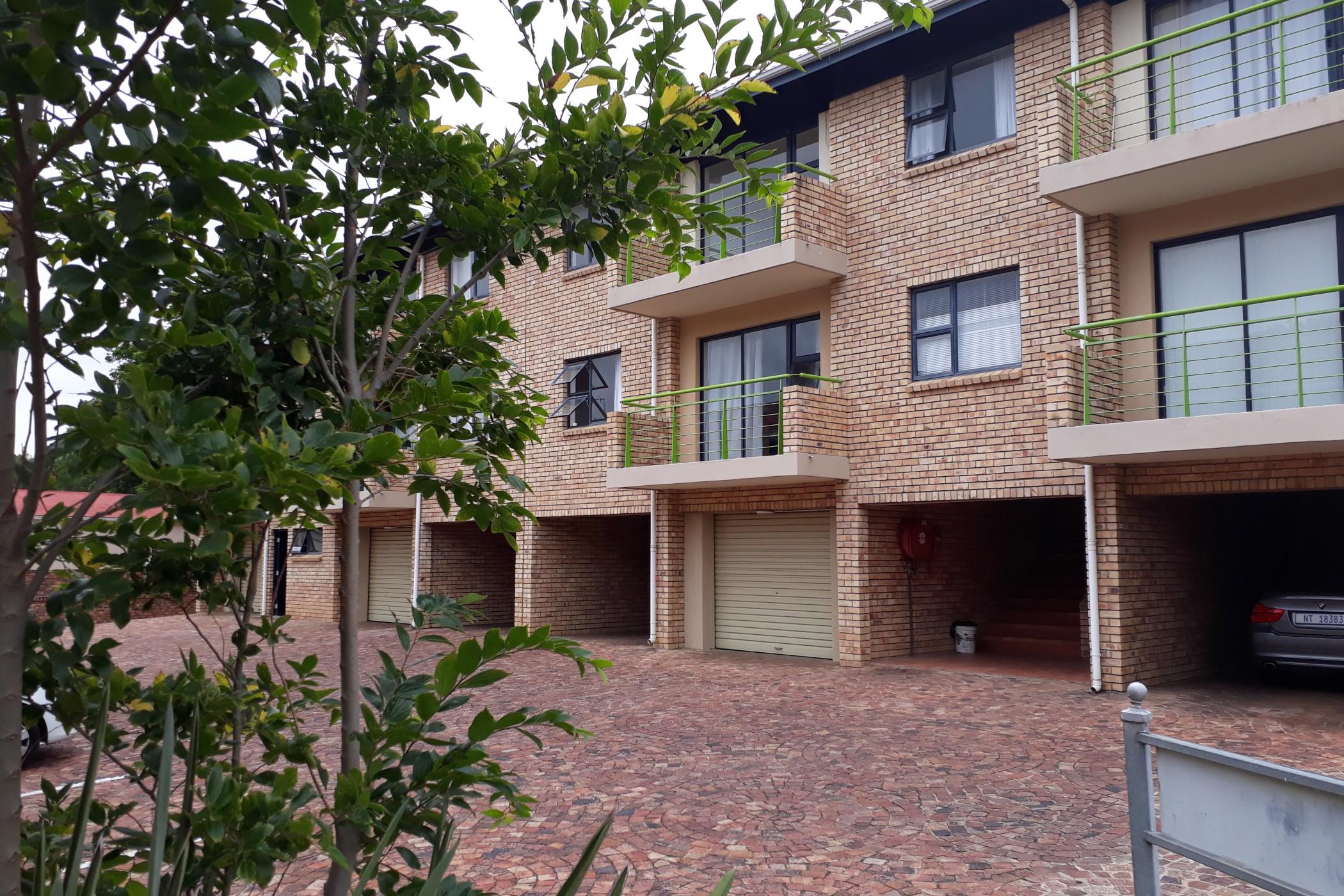 Apartment let in Grahamstown Central (Makhanda Central)  - 1GC1710558