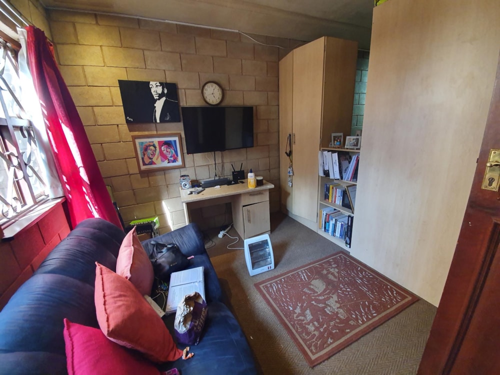 Bachelor apartment for sale in Brandwag - 1BX1370998 Bachelor apartment for sale in Brandwag - 1BX1370998