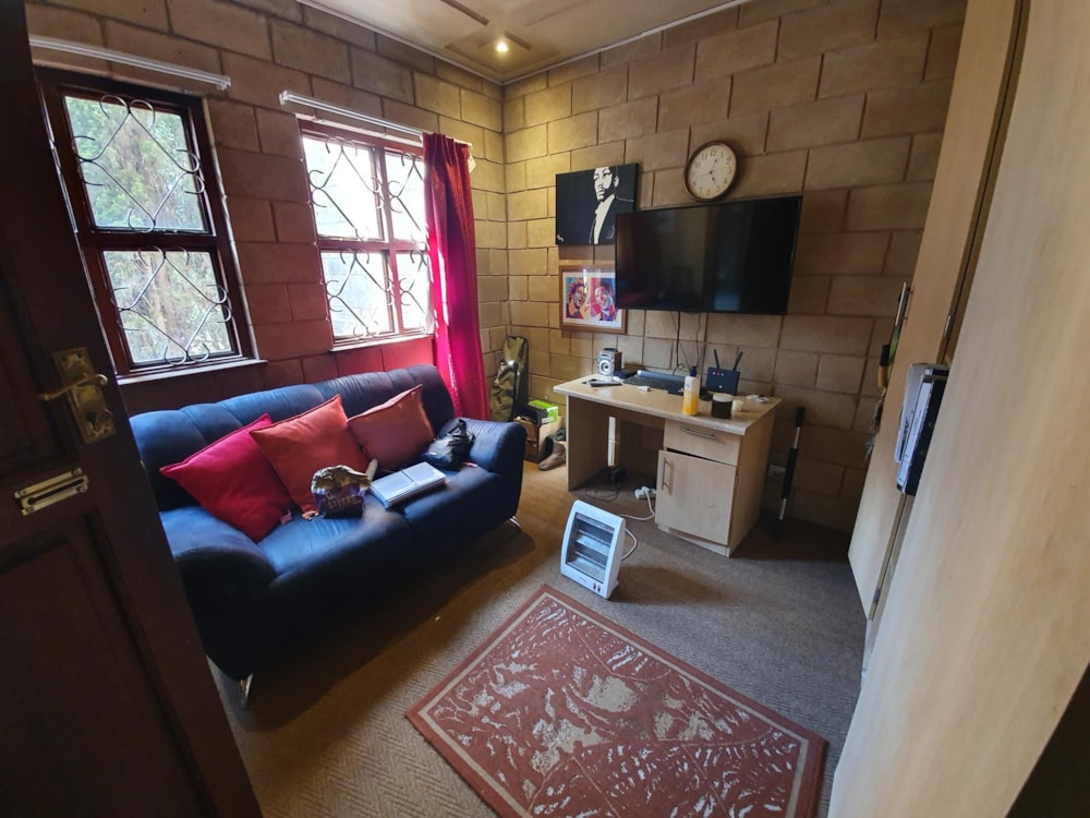 Bachelor apartment for sale in Brandwag - 1BX1370998 Bachelor apartment for sale in Brandwag - 1BX1370998