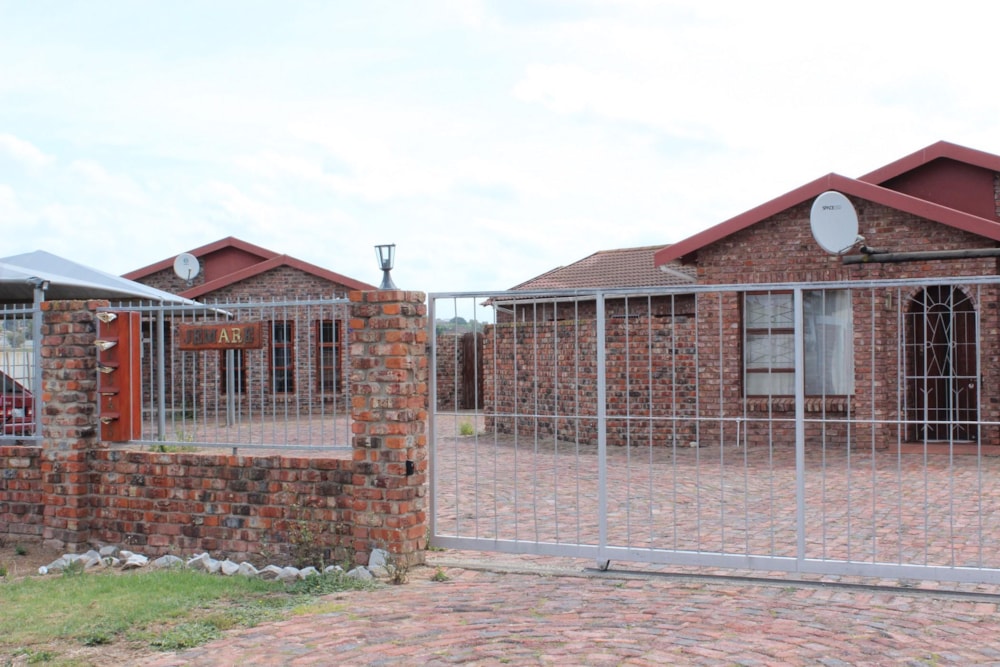 Townhouse let in Windsor Park, Despatch - 1UK1693959