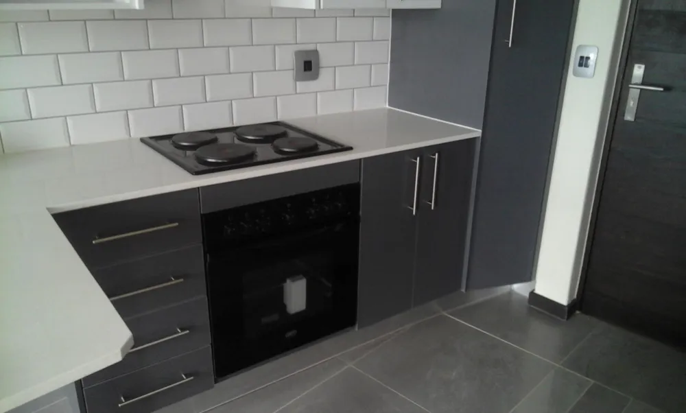 Bachelor apartment for sale in Hatfield - PT1463836 Bachelor apartment for sale in Hatfield - PT1463836