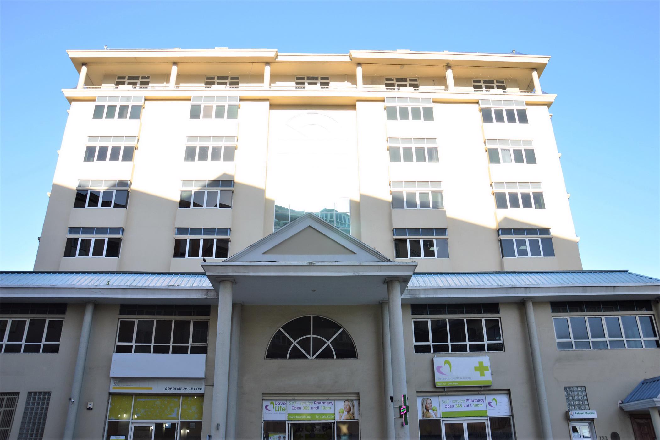 Commercial office to rent in Quatre Bornes, Mauritius - MCM1448411
