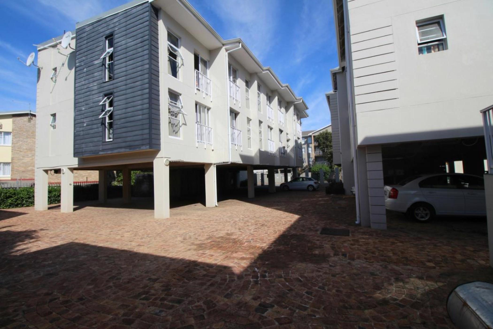 Bachelor apartment to rent in Grahamstown Central (Makhanda Central)  - 1GC1725849
