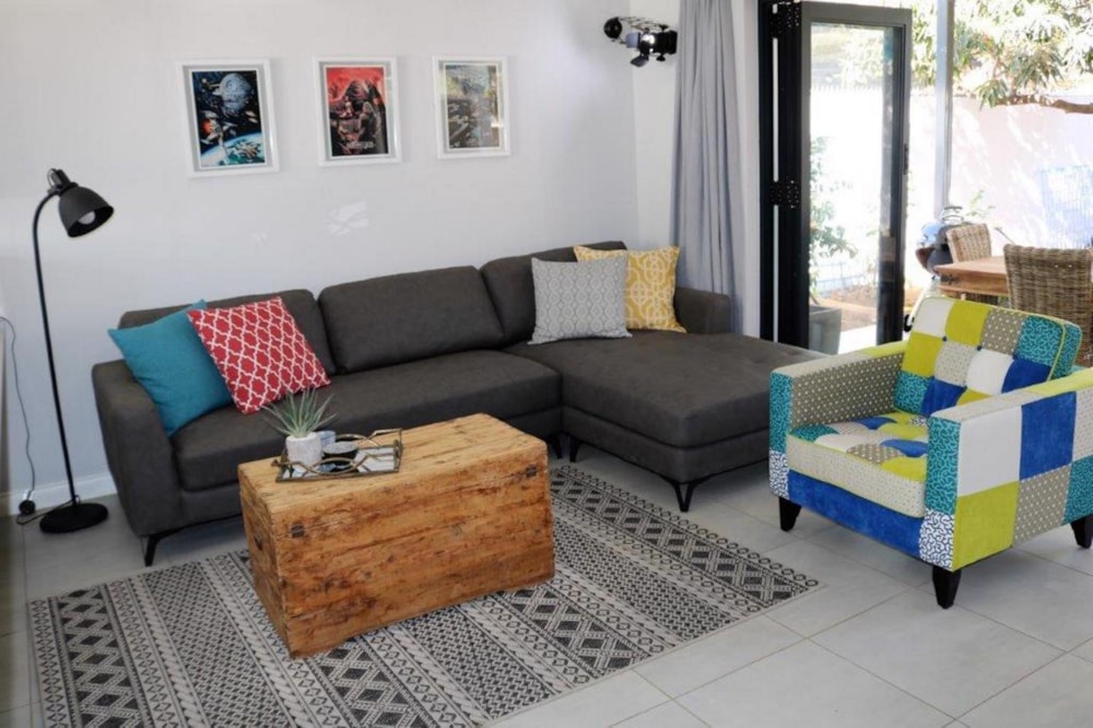 Security complex home let in Partial, Botswana - 3BO1579684 Security complex home let in Partial, Botswana - 3BO1579684