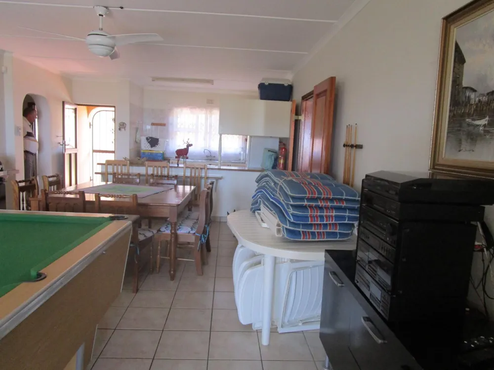 Security complex home for sale in Scottburgh - 1si1467678 Security complex home for sale in Scottburgh - 1si1467678