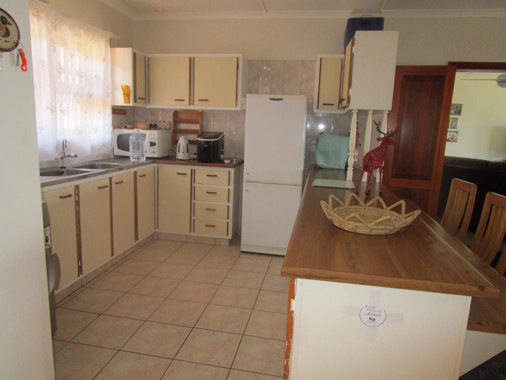 Security complex home for sale in Scottburgh - 1si1467678 Security complex home for sale in Scottburgh - 1si1467678