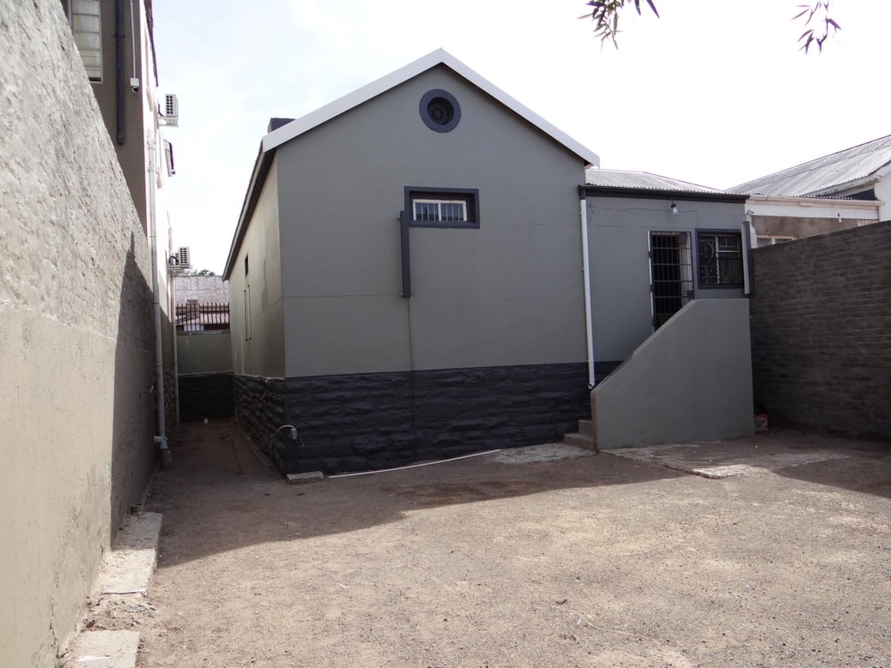 Commercial retail property sold in Beaufort West - 1KK1609512 Commercial retail property sold in Beaufort West - 1KK1609512